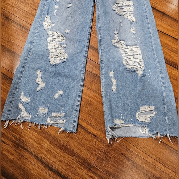 Forever 21 Premium Ultra Wide Leg Distressed High Rise Button Fly Jeans … - Picture 9 of 12